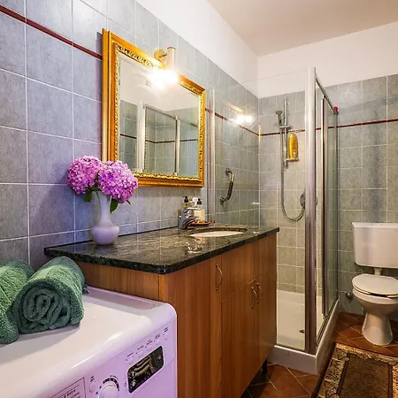 Apartment La Fabbrichetta Leonardolake *